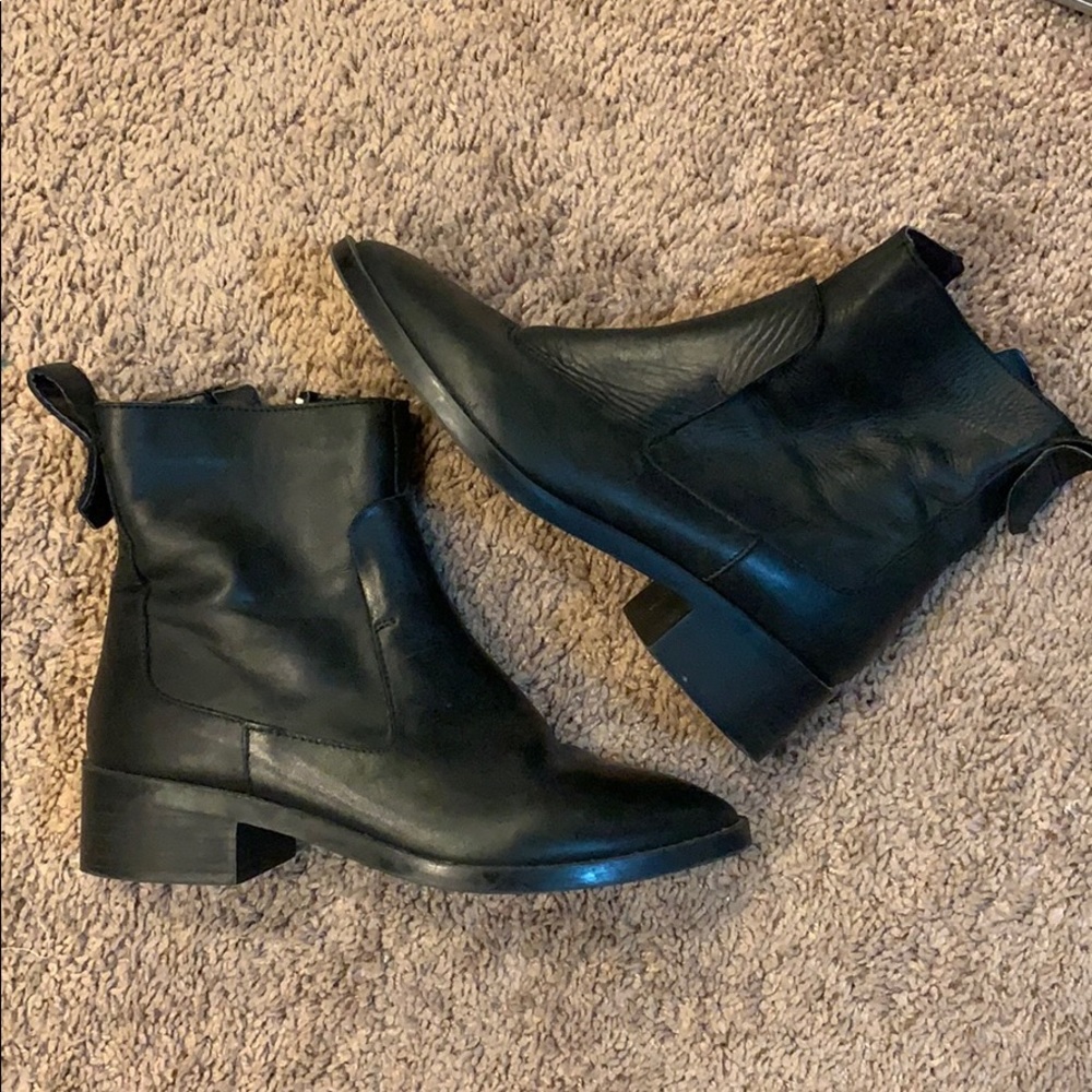 Zara Black Leather Ankle Bootie